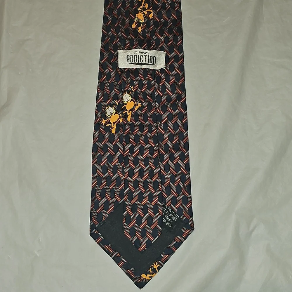 Paws Addiction Garfield, Patterned Men's Novelty Necktie Used - Picture 8 of 12